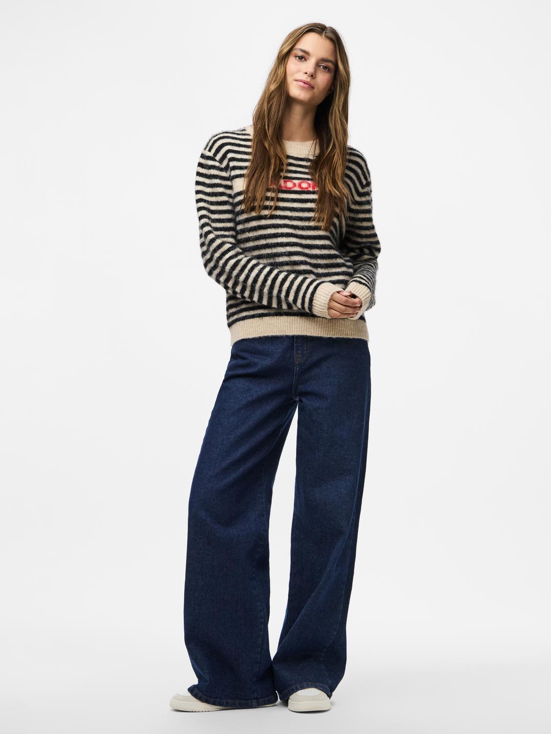 model_shot-front_full